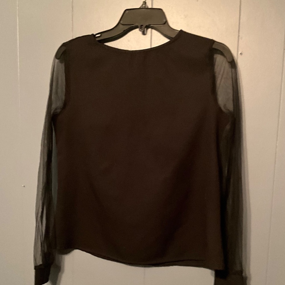 Black top with sheer sleeves - Picture 2 of 3